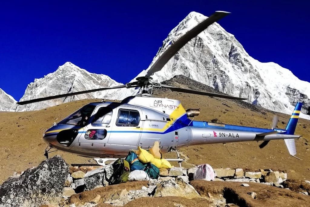 Everest_Helicopter-1631787788.jpeg